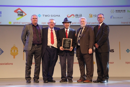 clip_image007.jpg //pkunews.duzhuapp.com/xwzh/attachement/jpg/site2/20180418/484d7eb258891c413ee73a.jpg